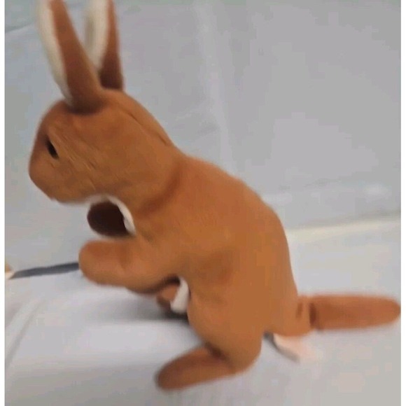 Ty Beanie Baby Pouch 1996 - With Tag, Kangaroo With A Baby Joey In It's Pouch - Picture 2 of 7